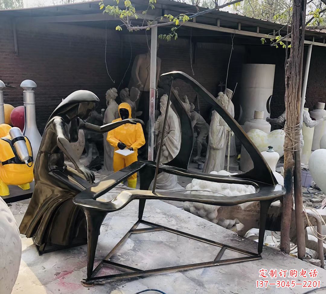 福州玻璃钢仿铜抽象弹钢琴雕塑公园景观摆件
