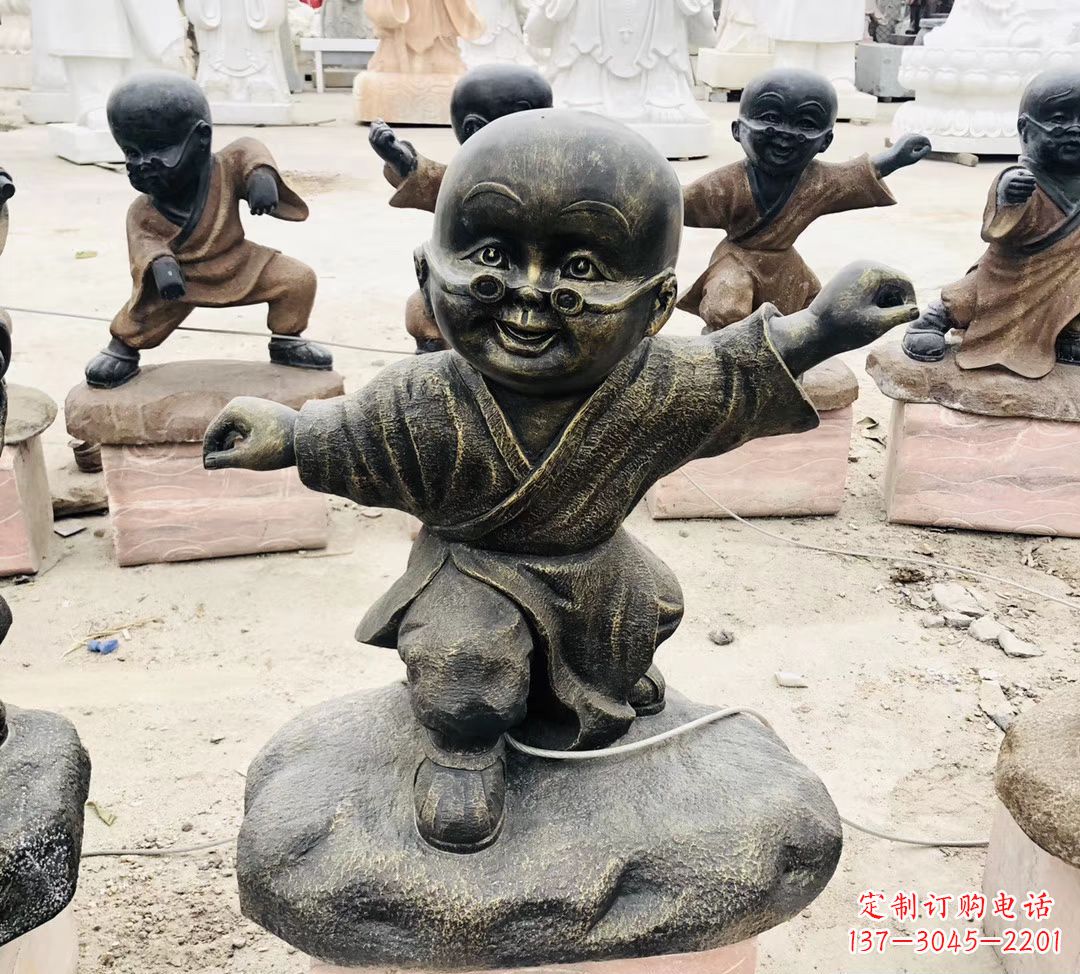 福州玻璃钢仿铜小和尚雕塑公园景观人物雕塑