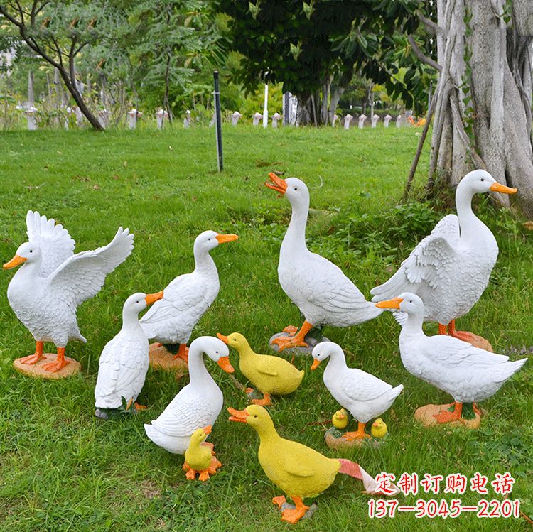 福州玻璃钢仿真鸭子雕塑-庭院农家院仿真家禽动物雕塑摆件
