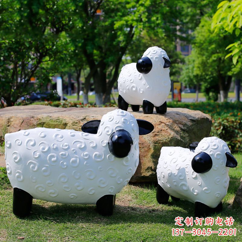 福州玻璃钢卡通羊-公园草坪动物雕塑摆件