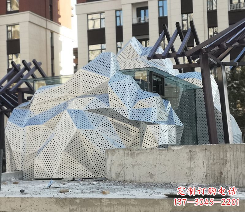 福州不锈钢假山雕塑给空间带来更多活力