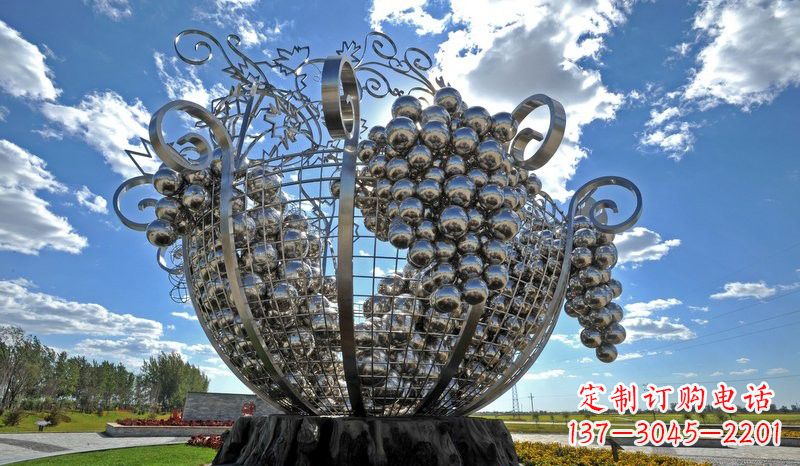 福州不锈钢葡萄雕塑——城市的艺术之美