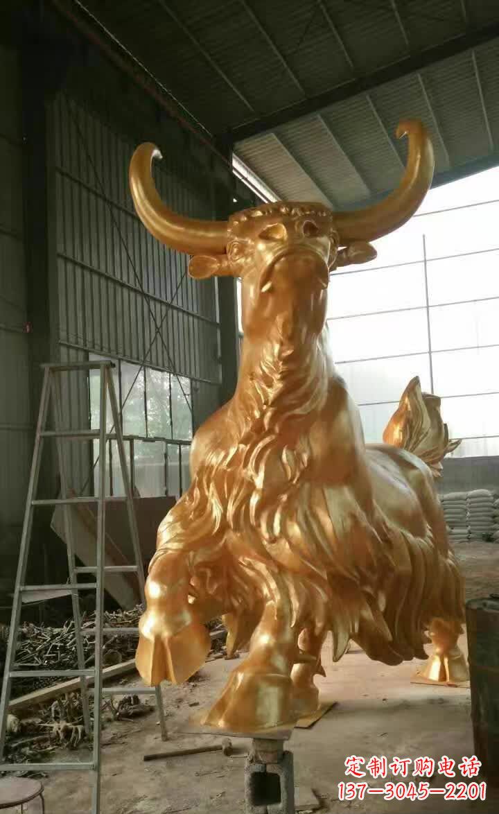 福州不锈钢城市的钛金牦牛雕塑
