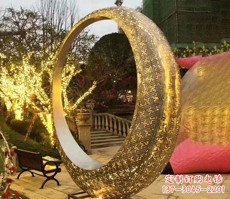 福州不锈钢发光月亮雕塑艺术与科技的结合