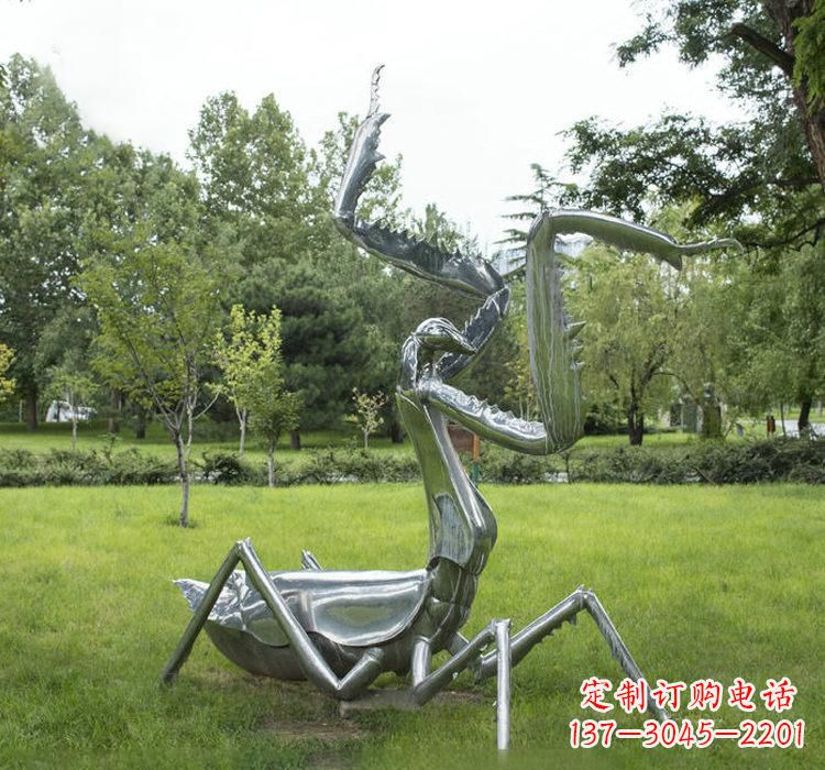 福州不锈钢螳螂雕塑精雕细琢的艺术瑰宝