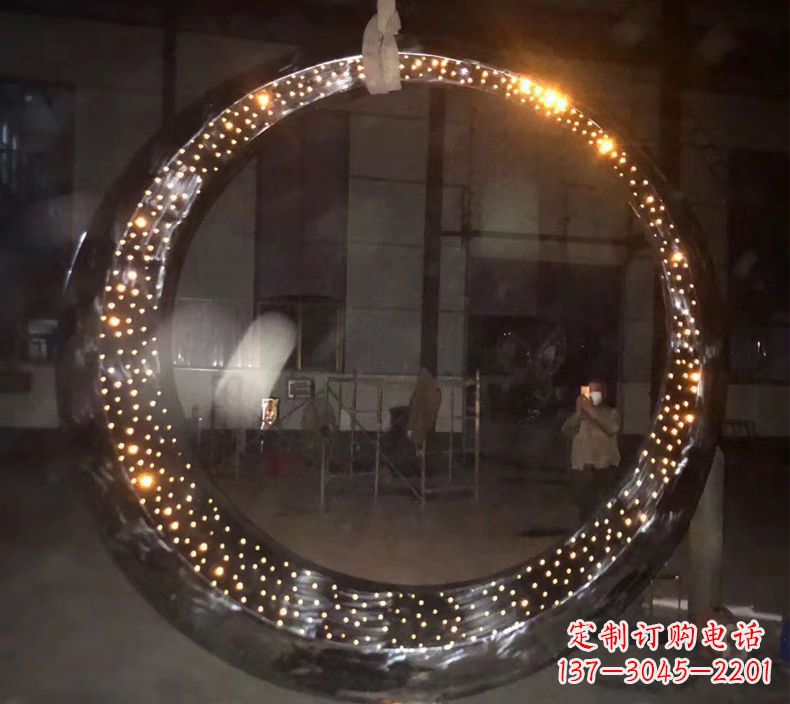 福州璀璨夜空,不锈钢发光月亮雕塑