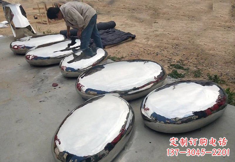 福州不锈钢鹅卵石雕塑精美外形给人以美的感受