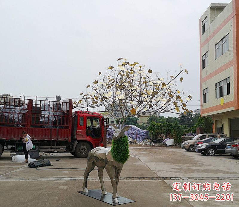 福州不锈钢公园的梅花鹿雕塑