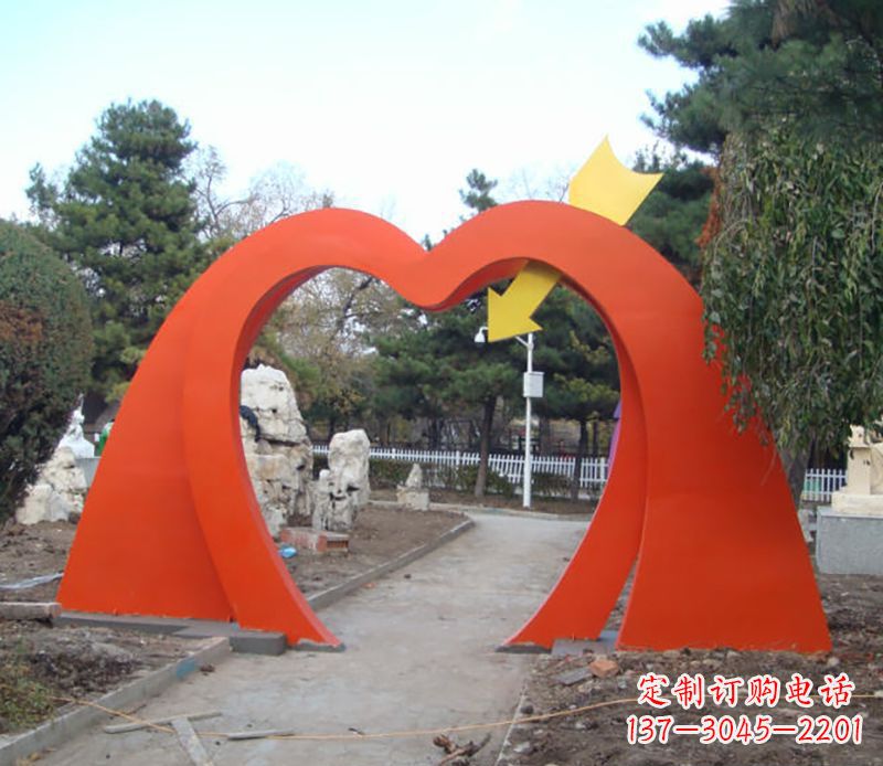 福州不锈钢拱门雕塑给空间增添灵动之美