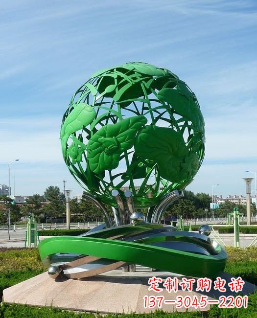 福州荷叶穿梭的美丽雕塑