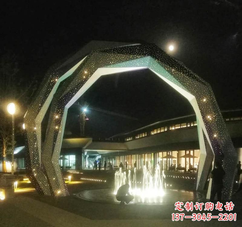 福州不锈钢户外拱门雕塑精美线条点缀美景