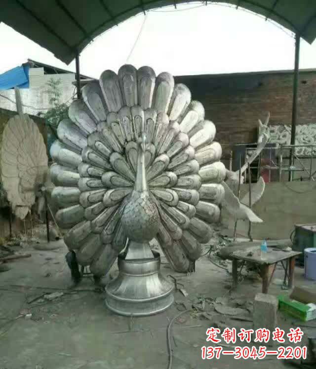 福州该孔雀雕塑