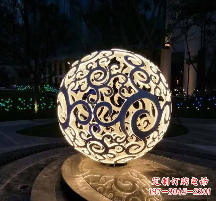 福州不锈钢镂空球喷泉雕塑艺术性的水景装饰
