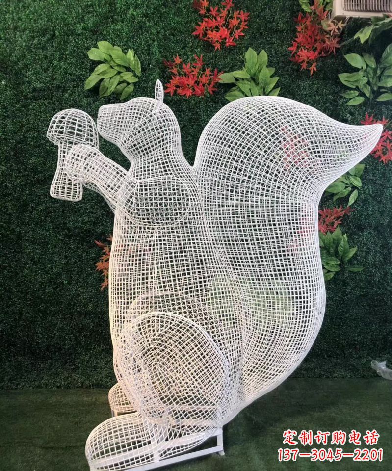 福州不锈钢松鼠雕塑展现自然的美