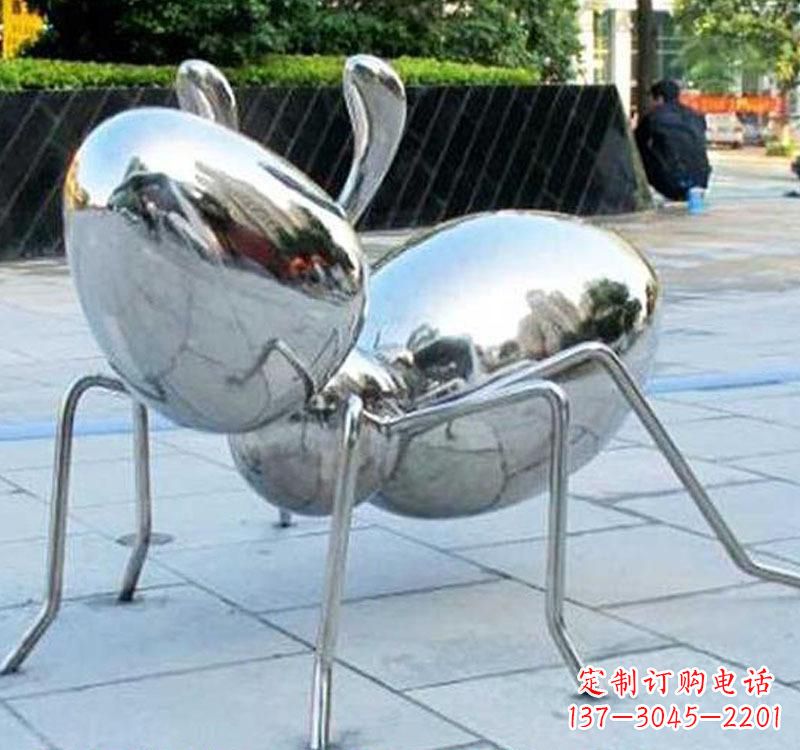 福州不锈钢蚂蚁雕塑一座象征努力的艺术作品
