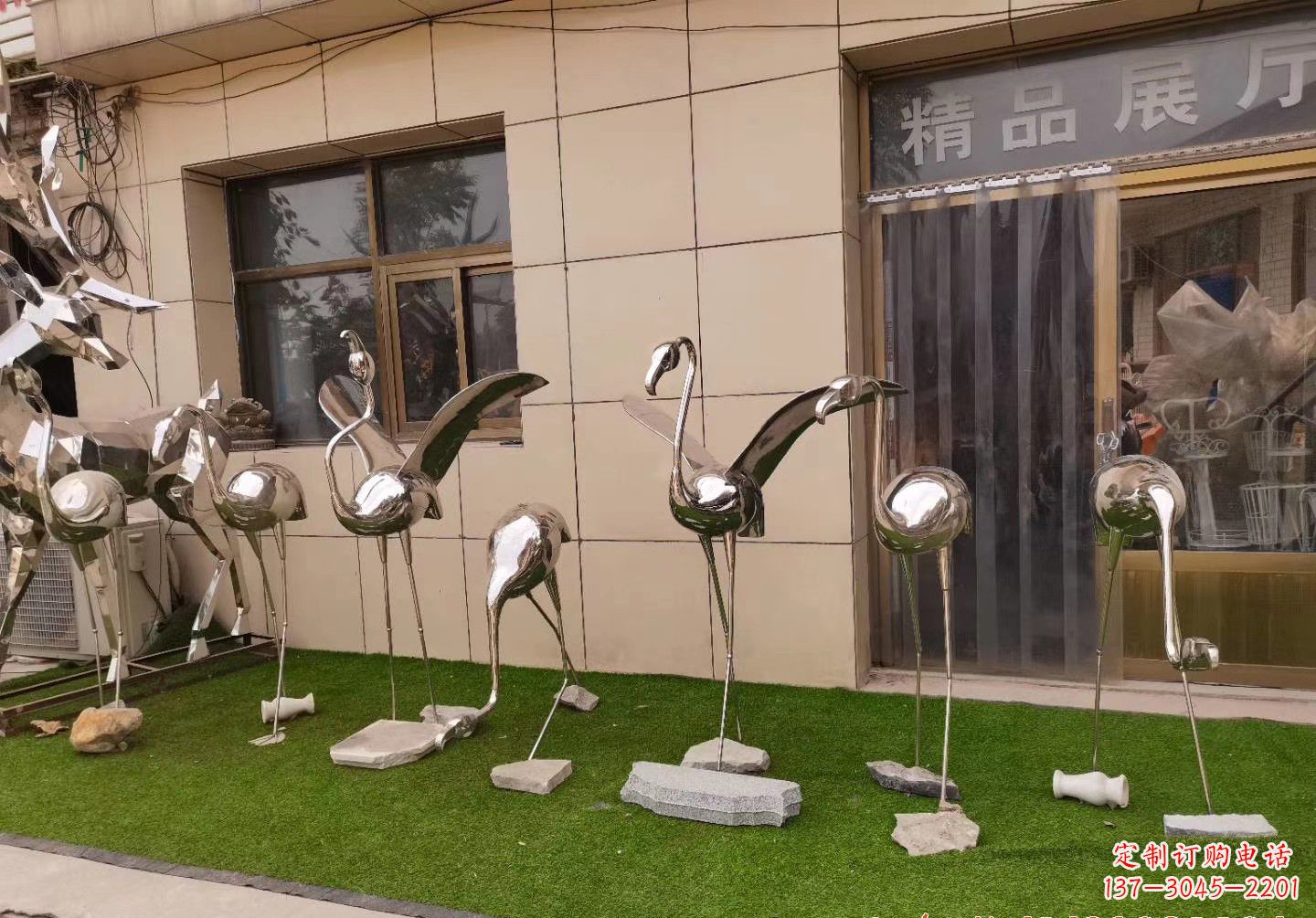 福州不锈钢仙鹤景观雕塑精美雕塑展现优美的仙鹤之美