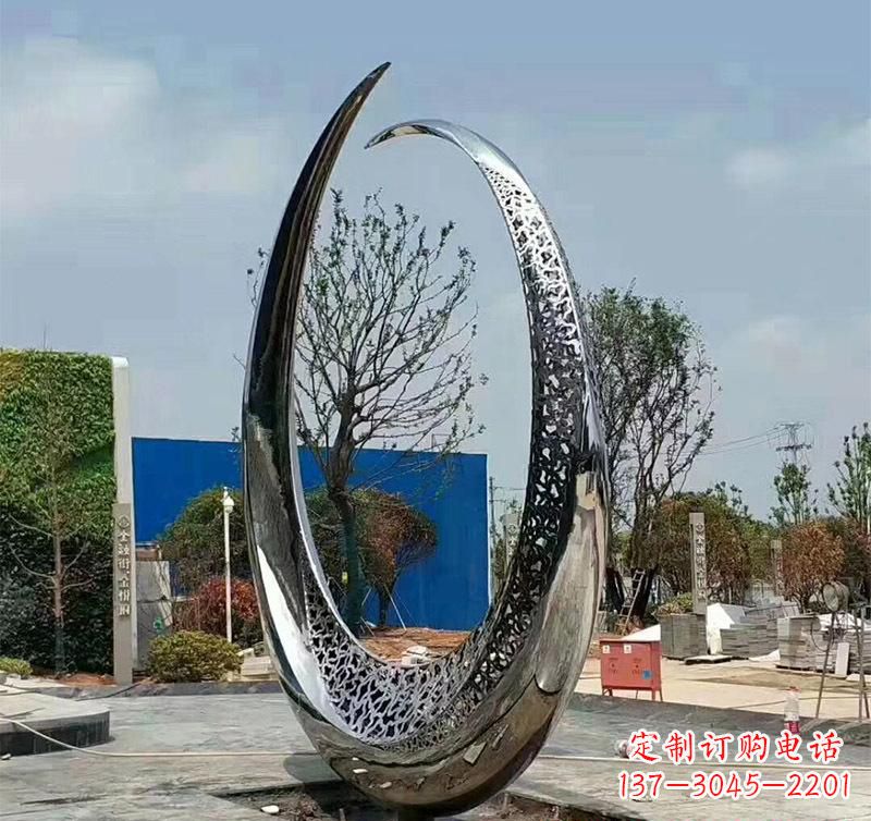 福州不锈钢圆环雕塑将艺术与实用结合