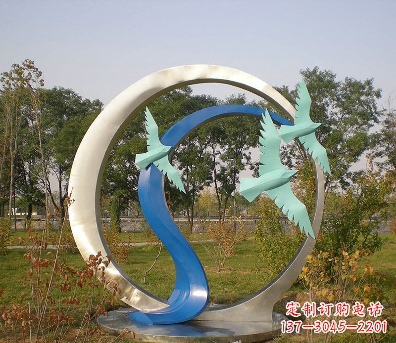 福州不锈钢圆环雕塑精致而优雅