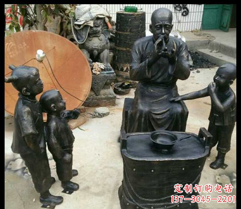 福州糖果街上的铜雕精灵
