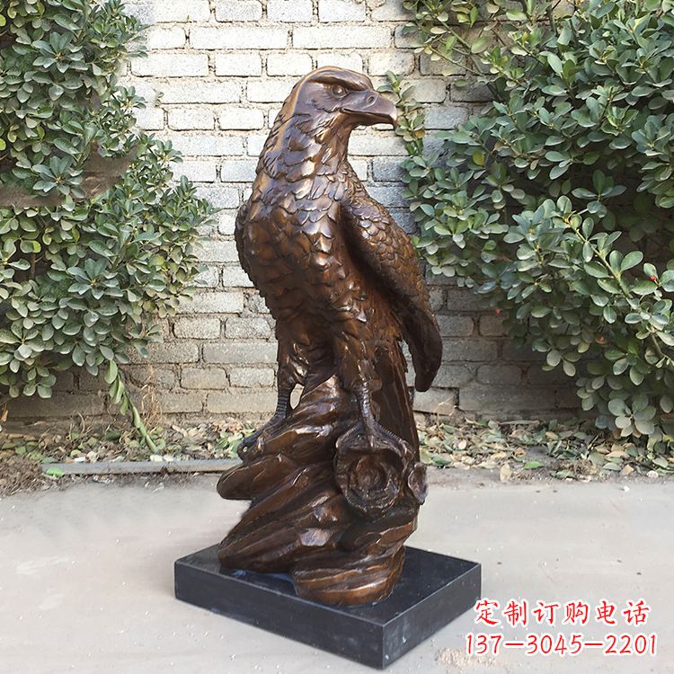 福州铸造精美的老鹰雕塑