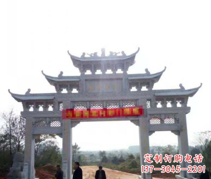 福州三门石雕牌楼古老而精美的雕塑