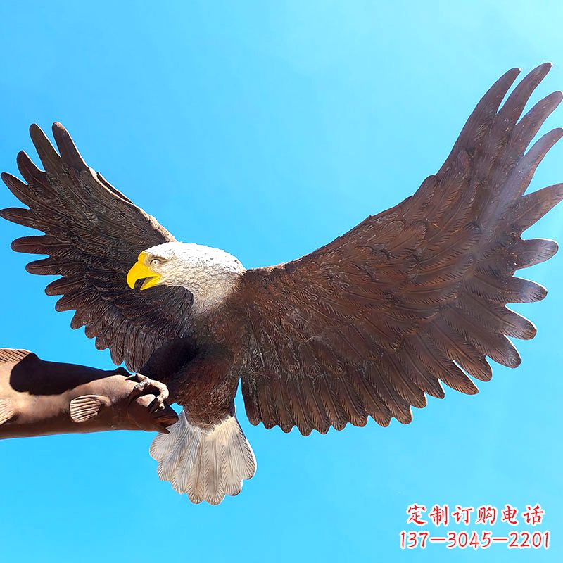 福州大型仿真老鹰玻璃钢雕塑