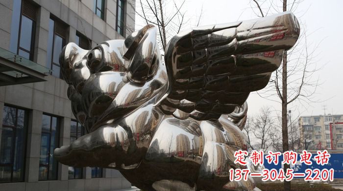 福州精美不锈钢大翅膀猪景观雕塑