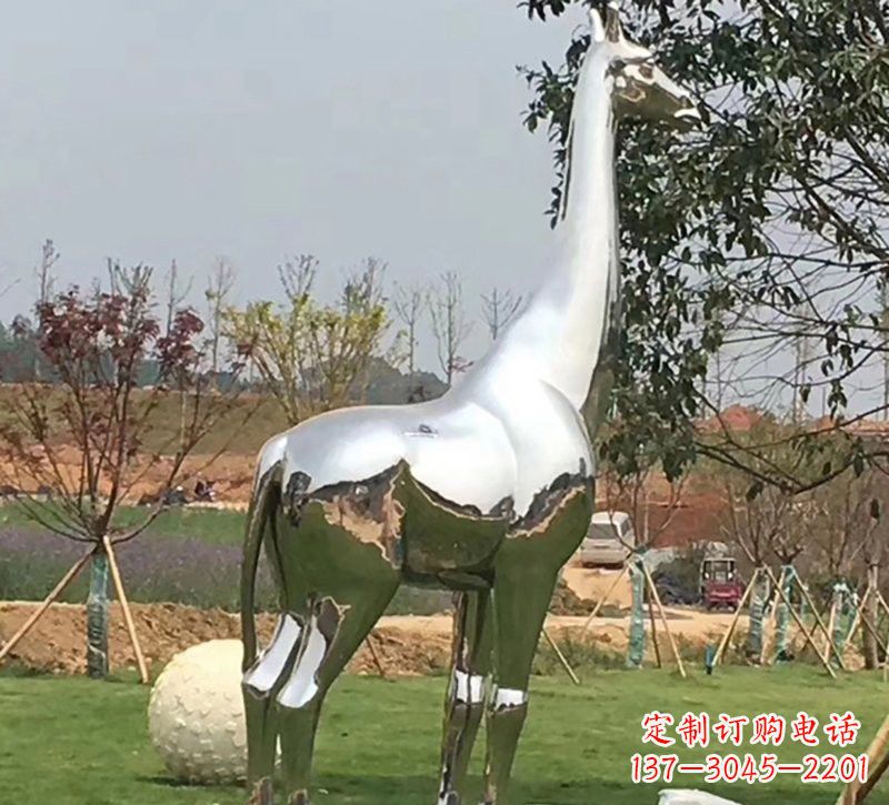 福州公园不锈钢长颈鹿雕塑