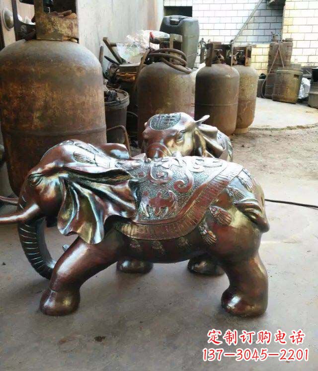 福州公园大象招财动物铜雕 (2)