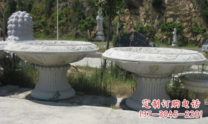 福州美轮美奂的大理石花盆雕塑