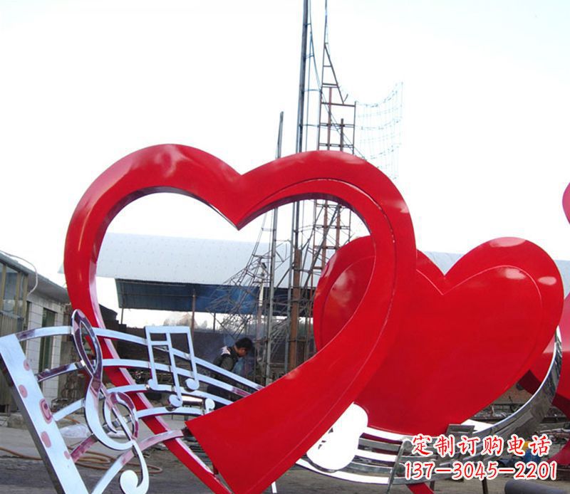 福州中领雕塑:音符桃心景观雕塑,给你的生活带去美妙的旋律