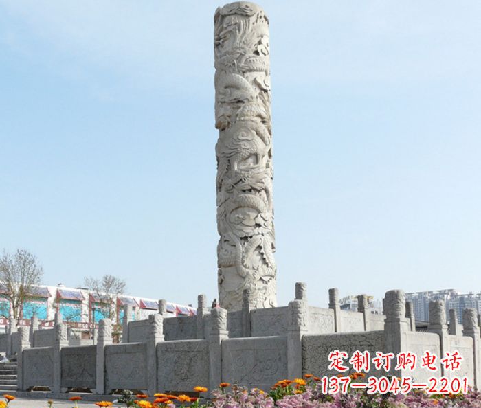 福州广场景观大理石龙柱石雕，展现神秘传统风采