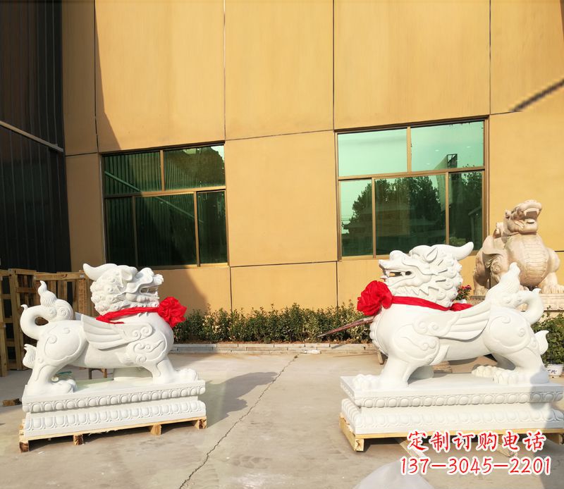 福州汉白玉立式貔貅门口招财石雕