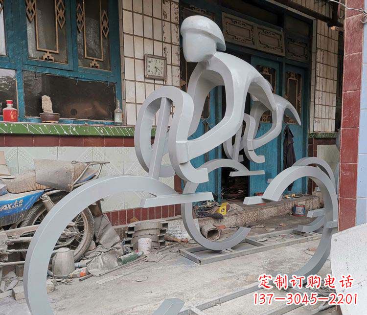 福州户外不锈钢骑自行车人物雕塑