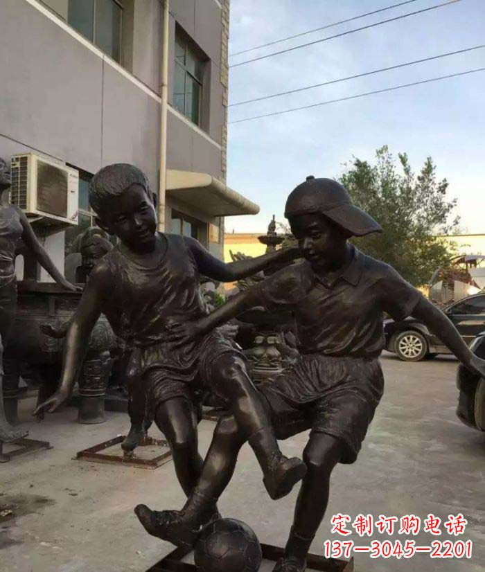 福州踢足球儿童铜雕 (2)