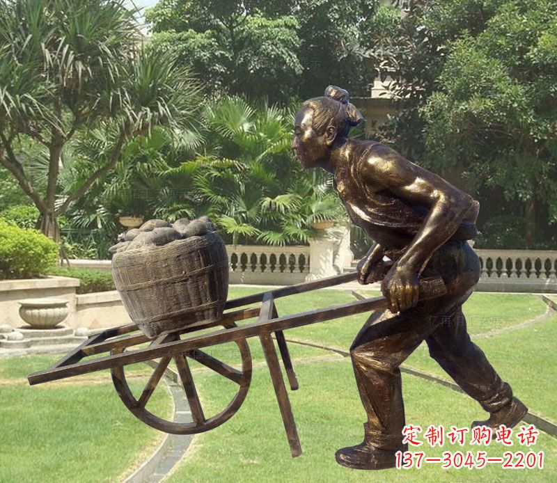 福州推独轮车的古人铜雕