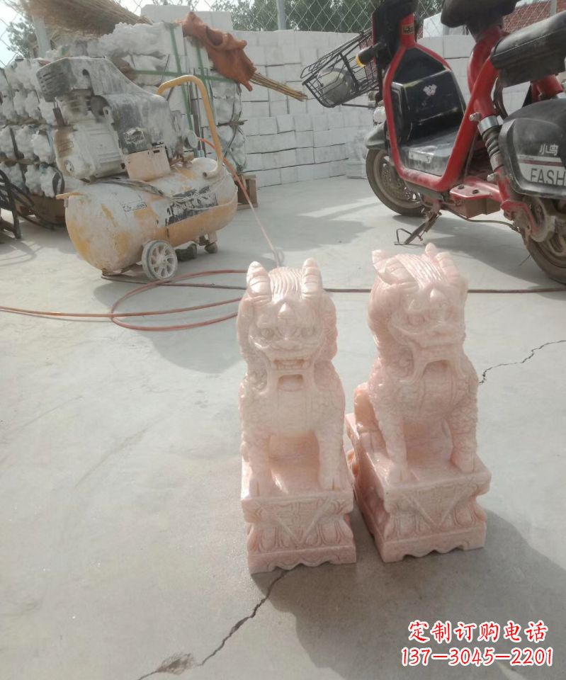 福州晚霞红神兽麒麟动物雕塑