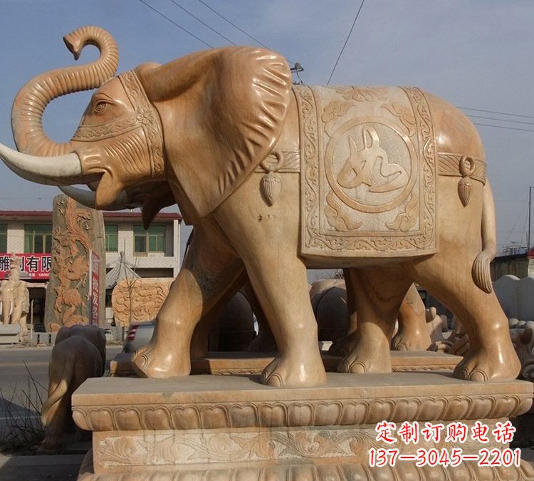 福州晚霞红石雕如意大象