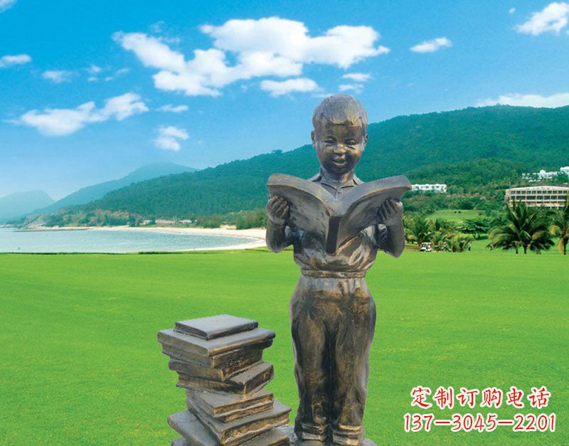 福州校园看书的小男孩雕塑