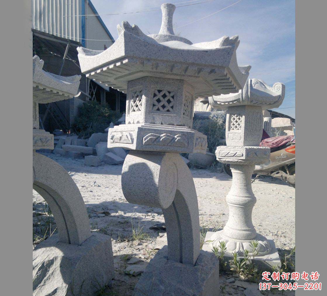 福州园林景观草坪石灯雕塑