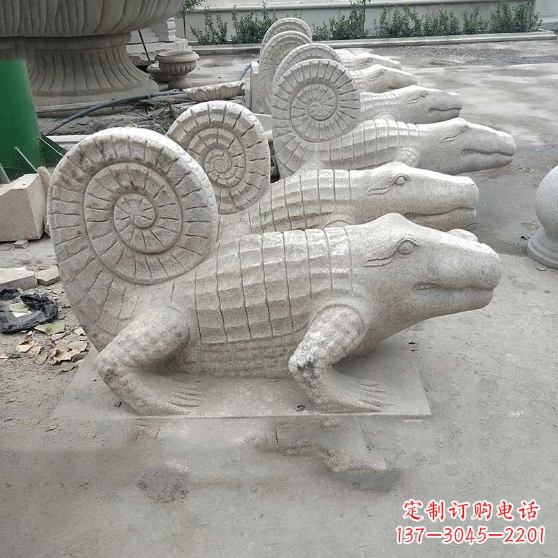 福州园林水池水景鳄鱼砂岩喷水雕塑