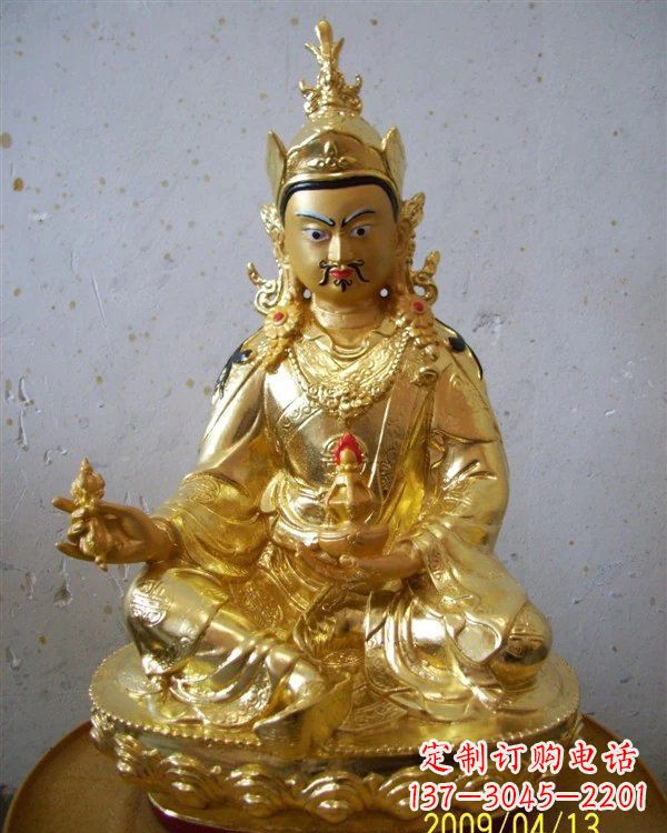 福州铸铜贴金藏佛莲花生大士雕塑